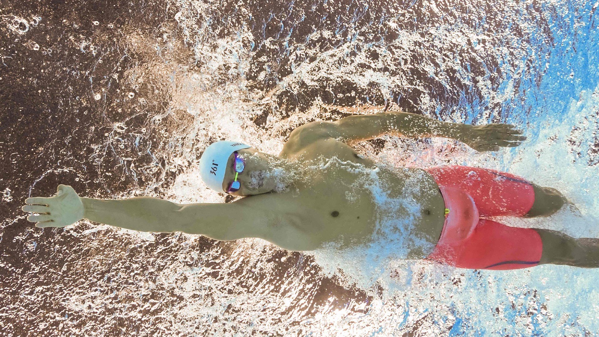 “机场步行到登机口积分赛” 旅客多走路少坐车